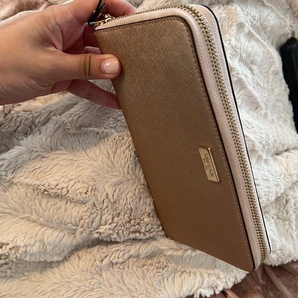Kate Spade Spencer Metallic Slim Continental Wallet - Picture 4 of 9